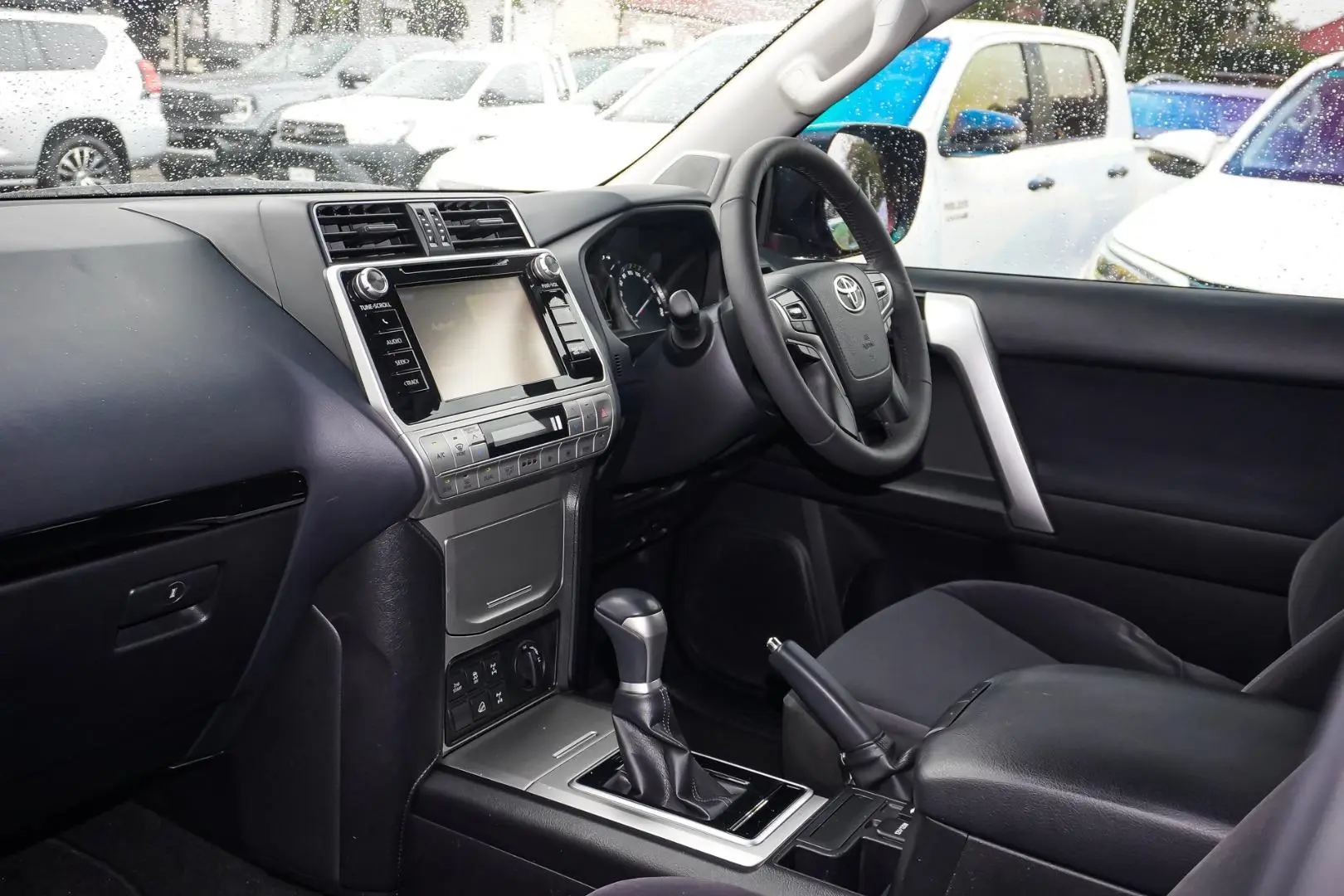 2019 Toyota Landcruiser Prado Gallery Image 10