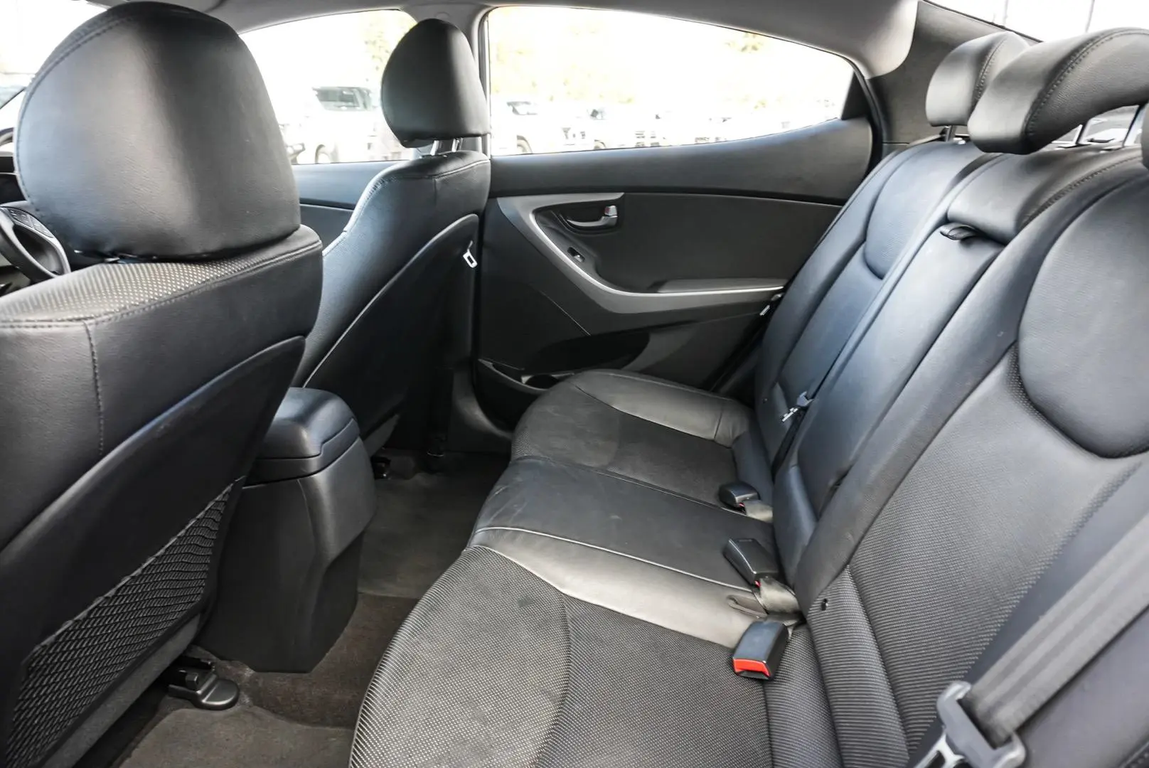 2014 Hyundai Elantra Gallery Image 8