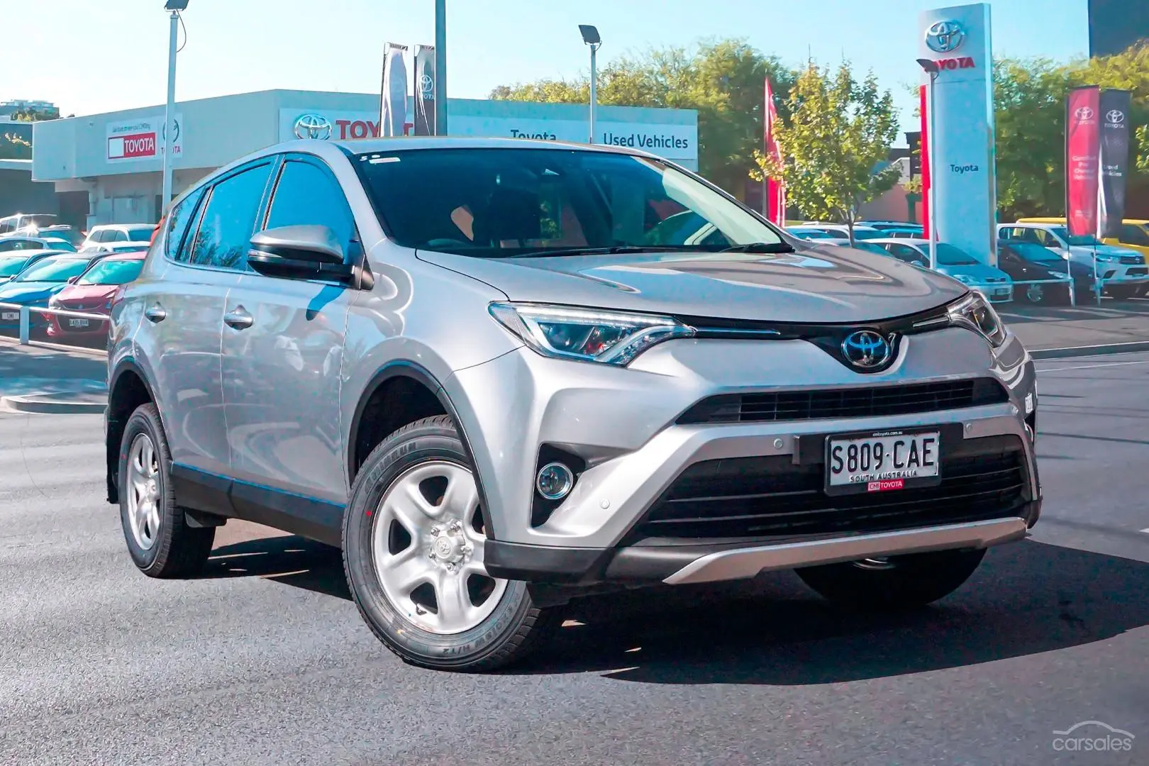 2018 Toyota RAV4 Image 1