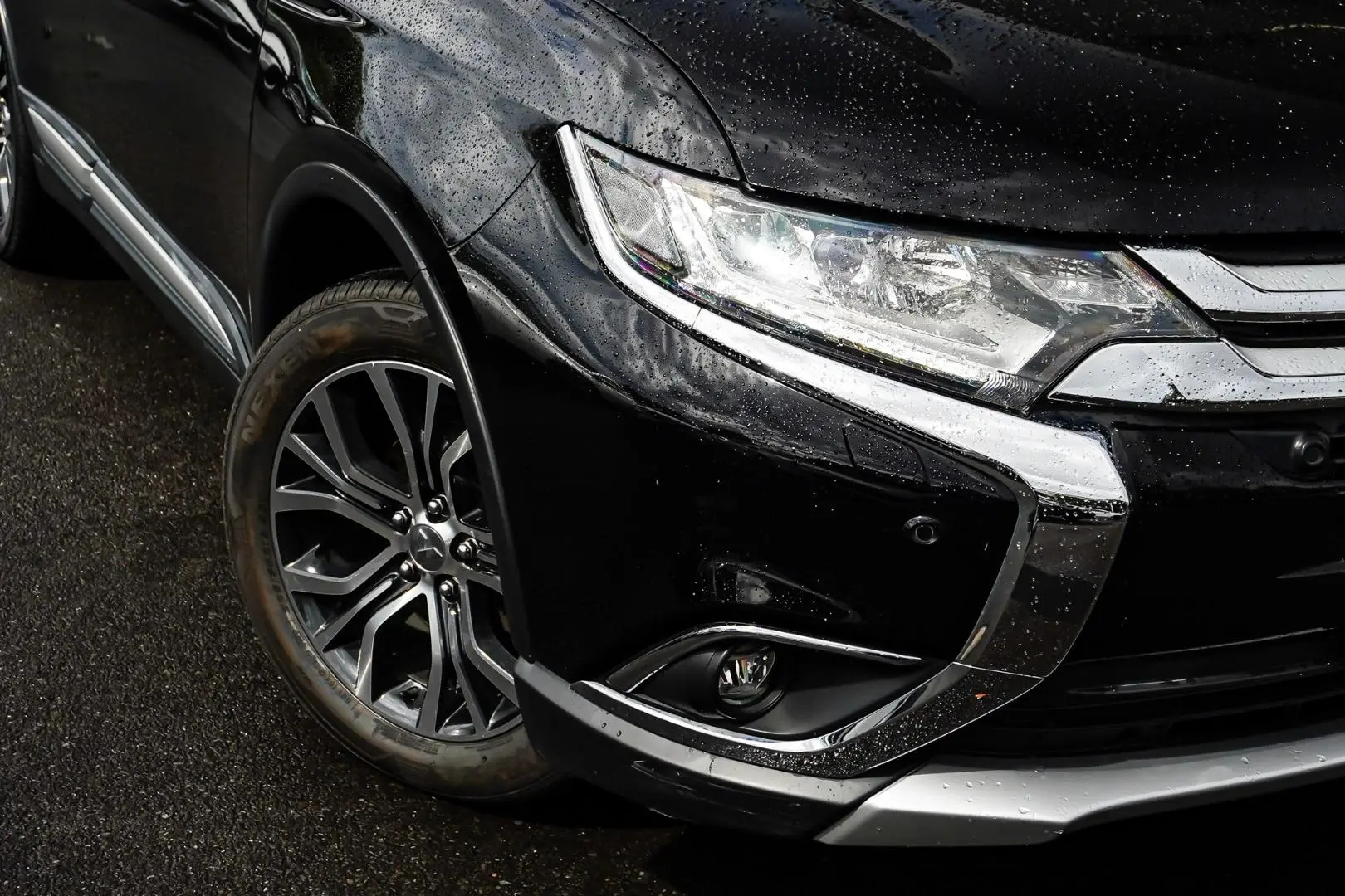 2017 Mitsubishi Outlander Gallery Image 11