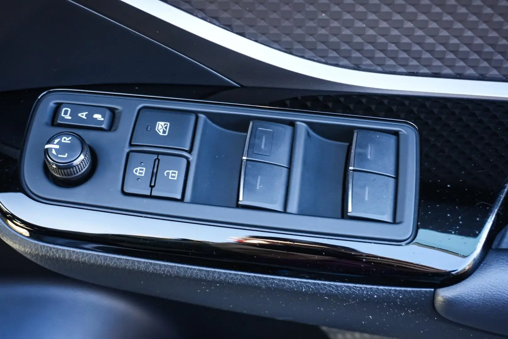 2022 Toyota C-HR Gallery Image 20