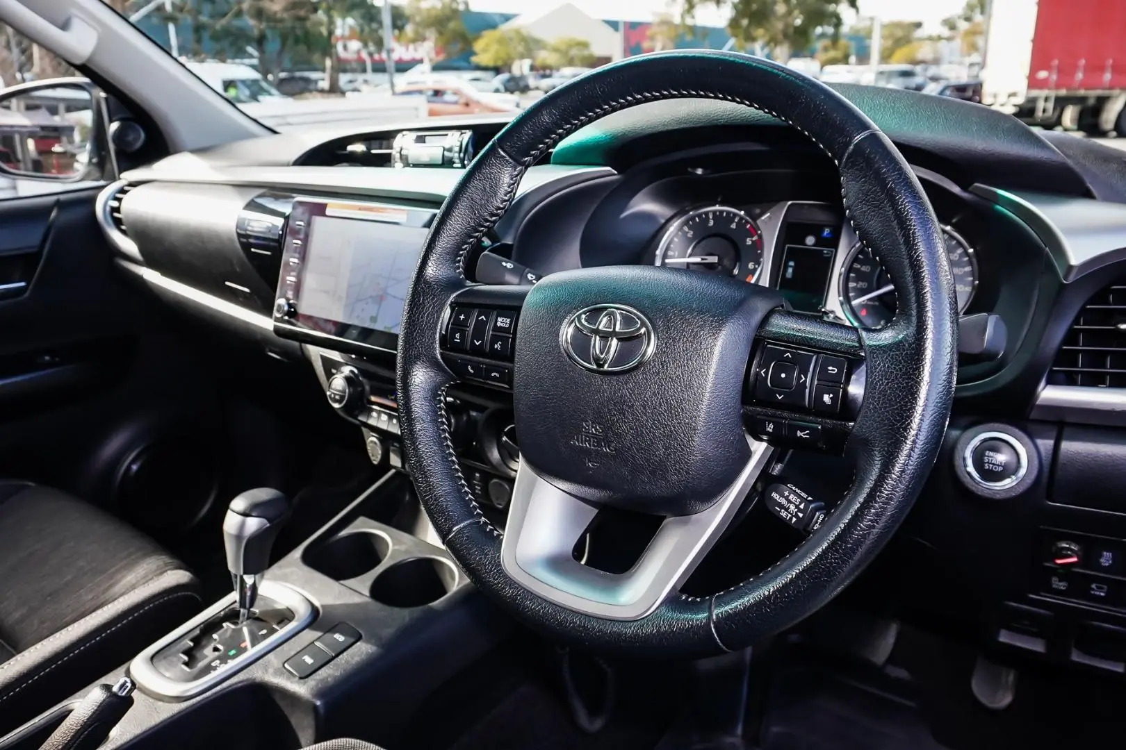 2022 Toyota Hilux Gallery Image 7