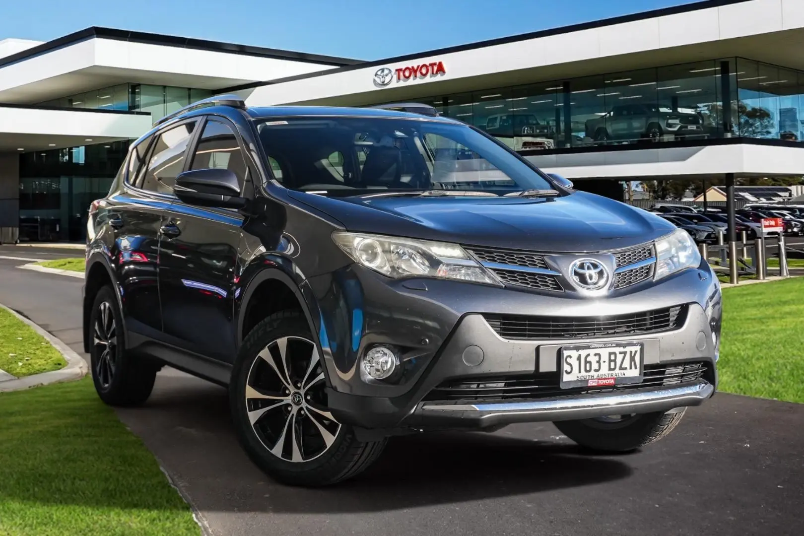 2015 Toyota RAV4 Gallery Image 1