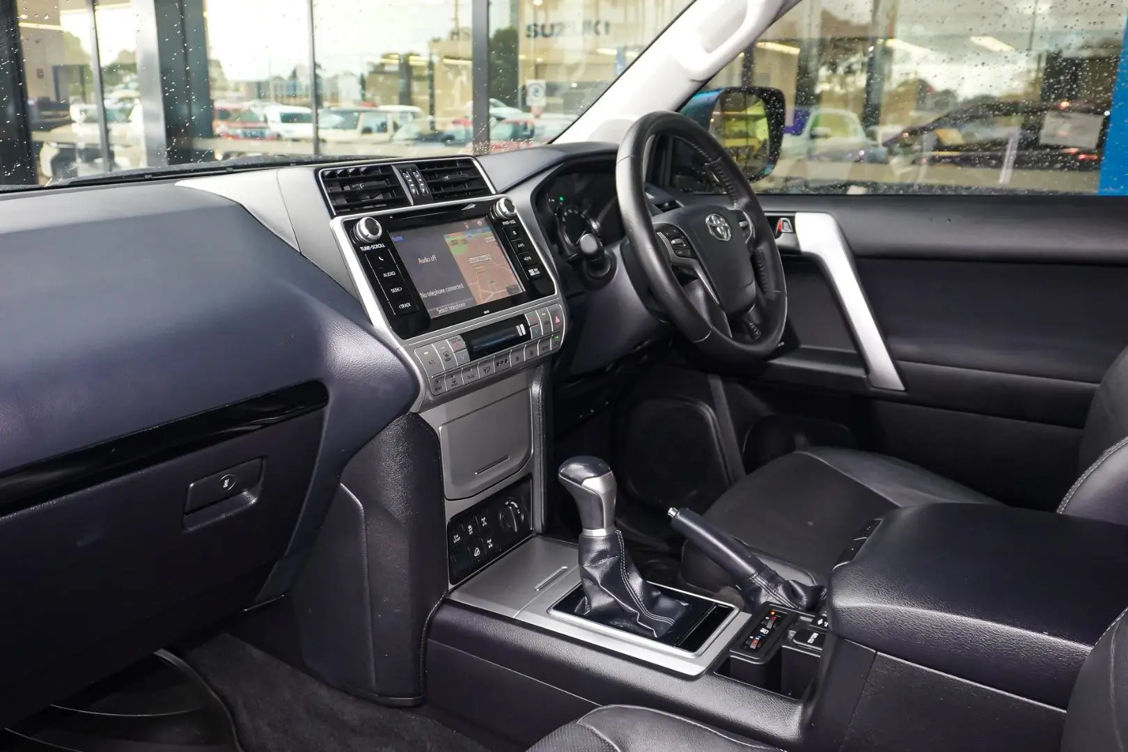 2018 Toyota Landcruiser Prado Gallery Image 11