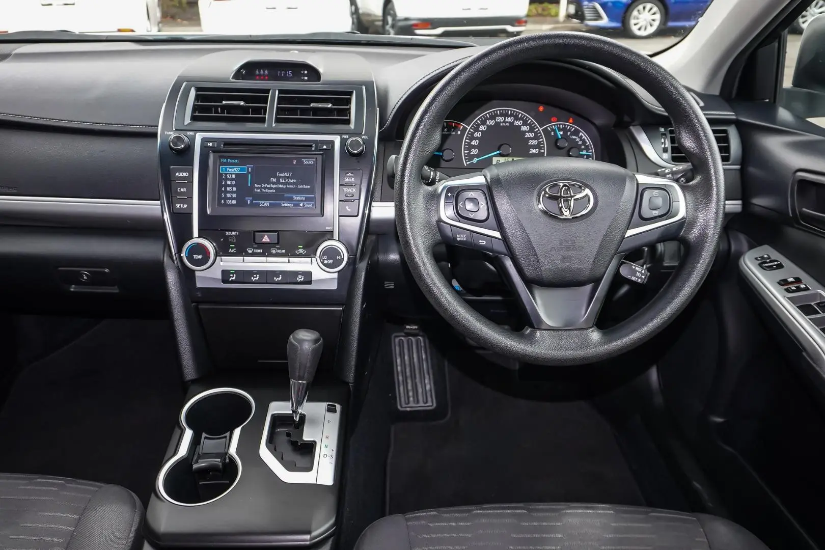 2015 Toyota Camry Gallery Image 8