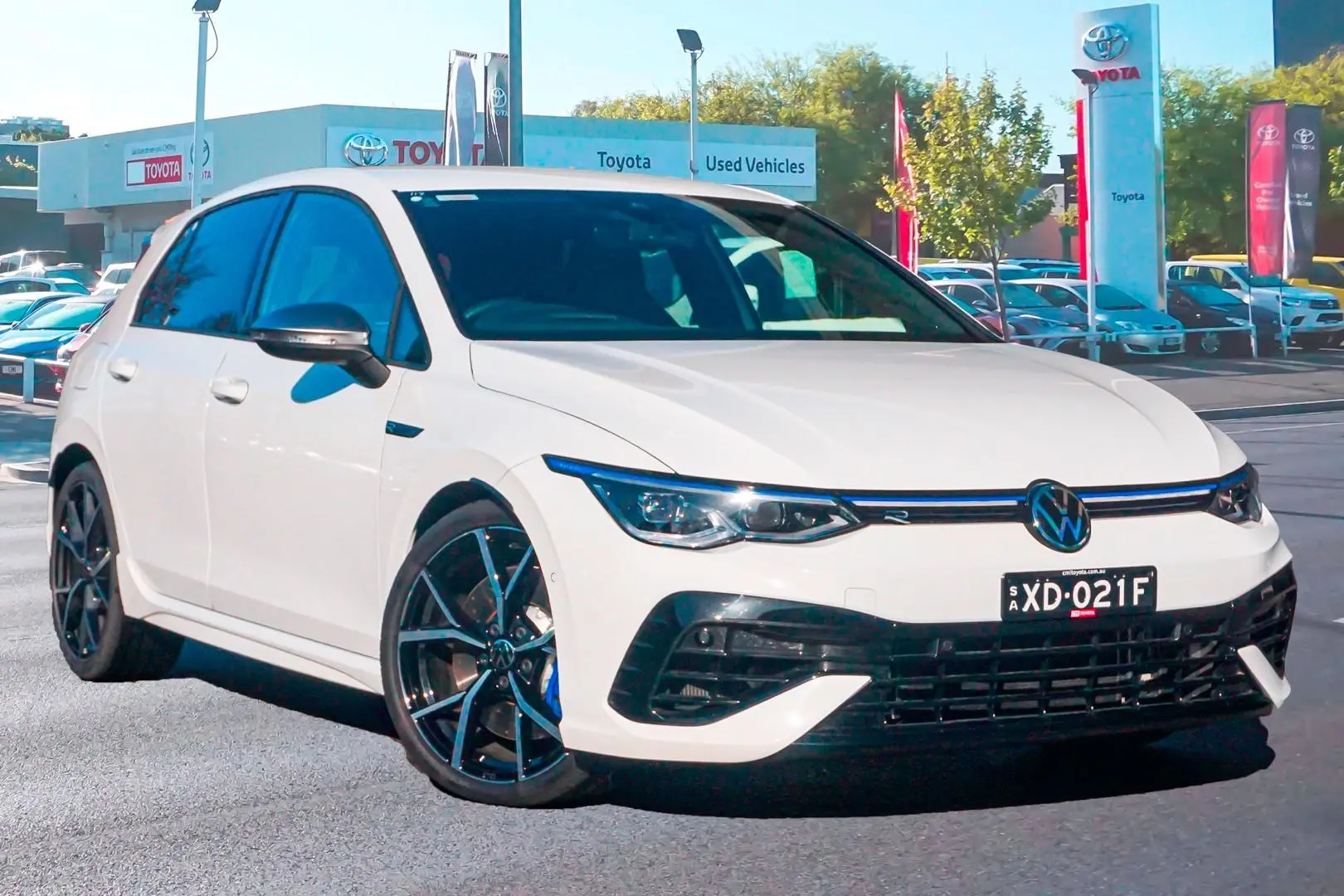 2023 Volkswagen Golf Gallery Image 1