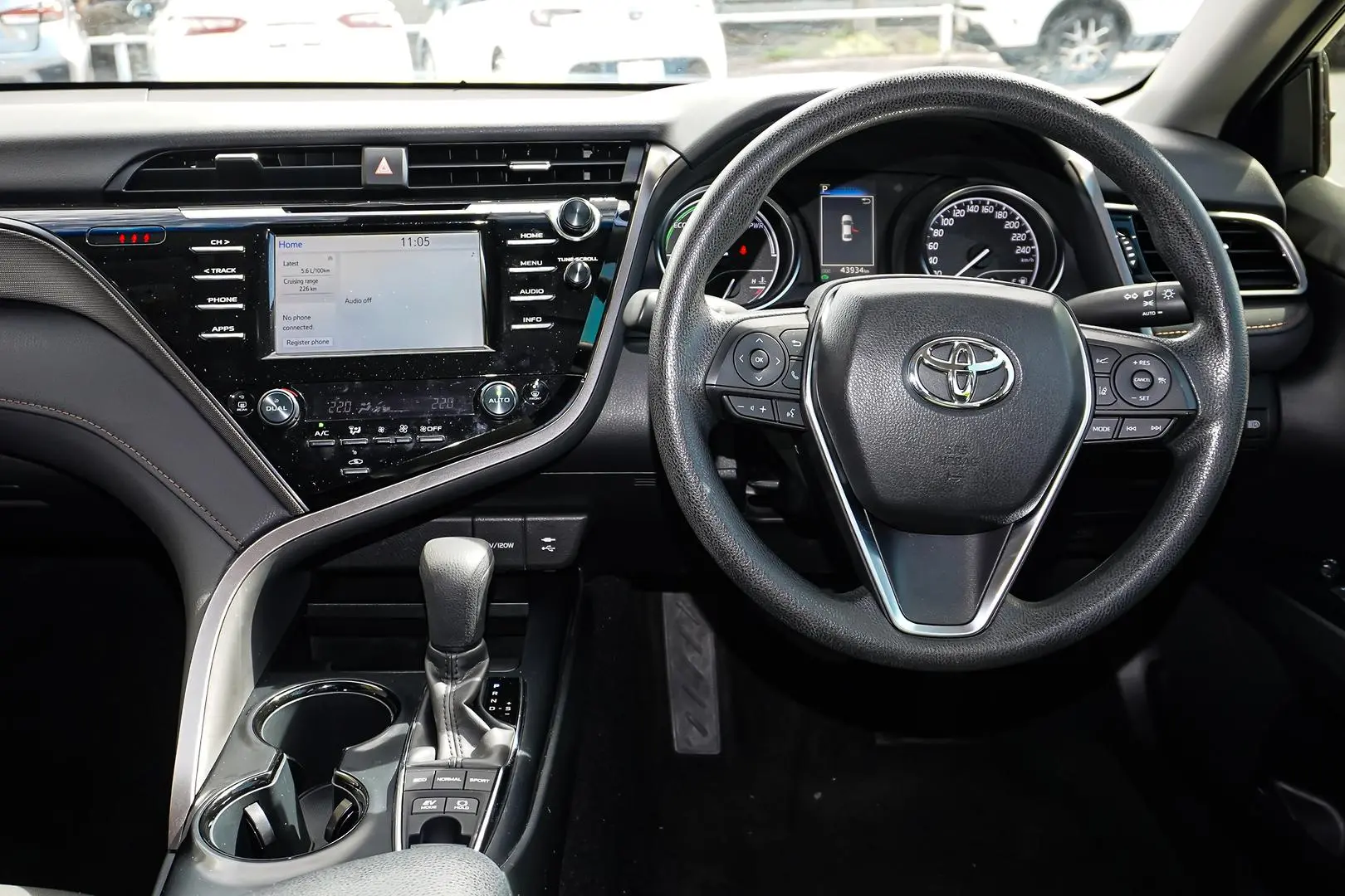 2019 Toyota Camry Gallery Image 8