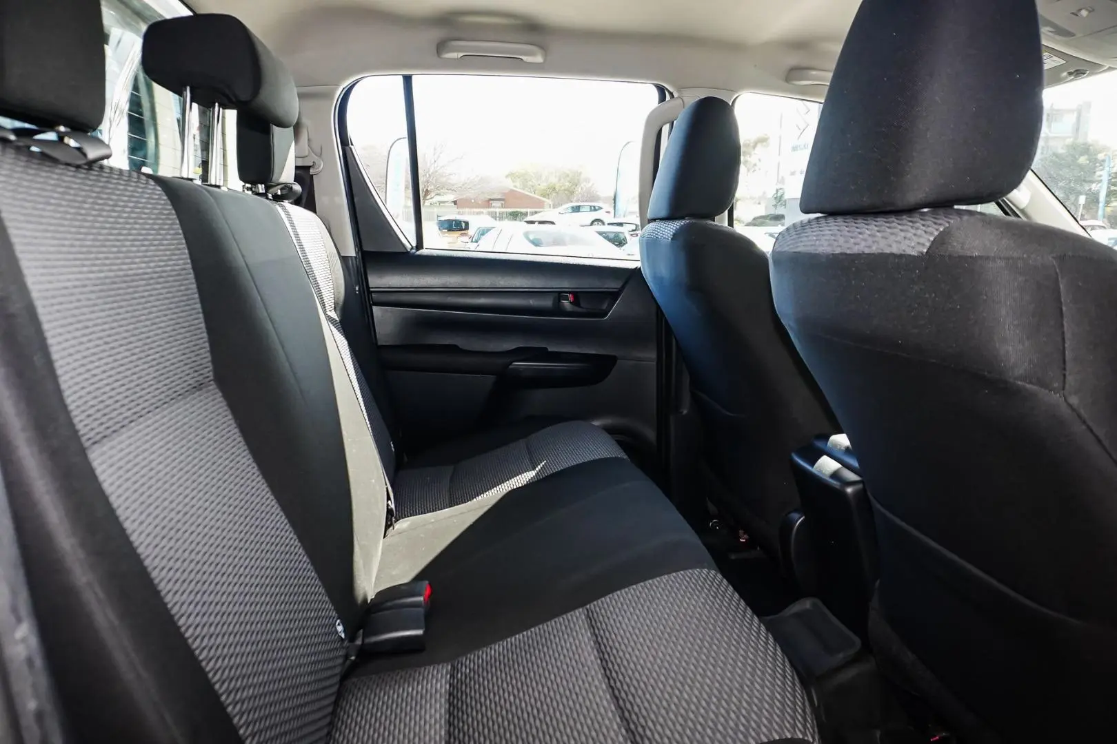 2018 Toyota Hilux Gallery Image 8