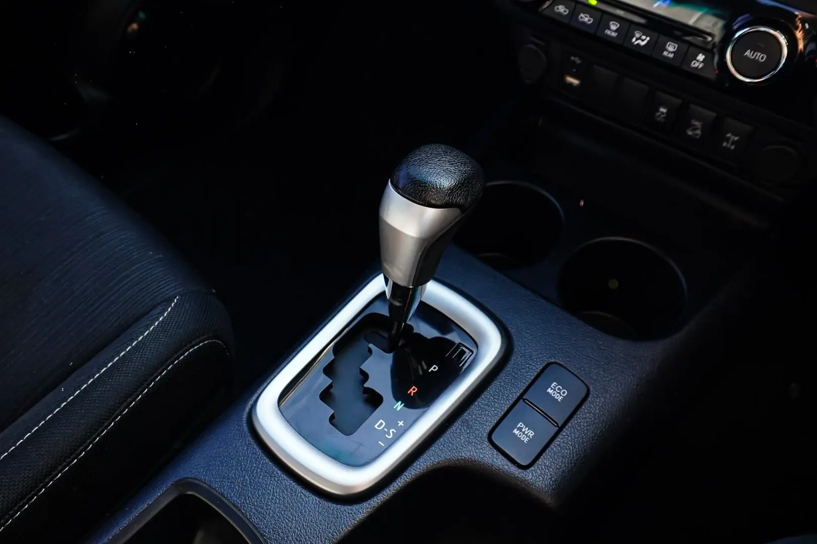 2019 Toyota Hilux Gallery Image 19