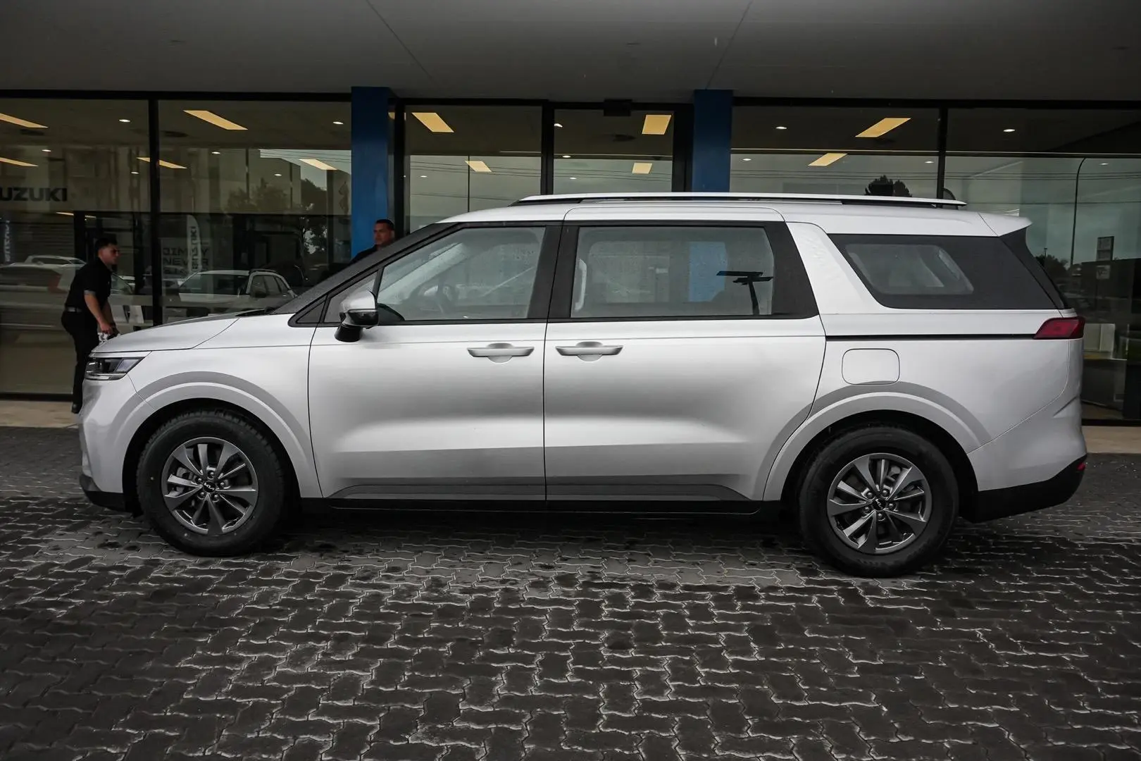 2022 Kia Carnival Gallery Image 4