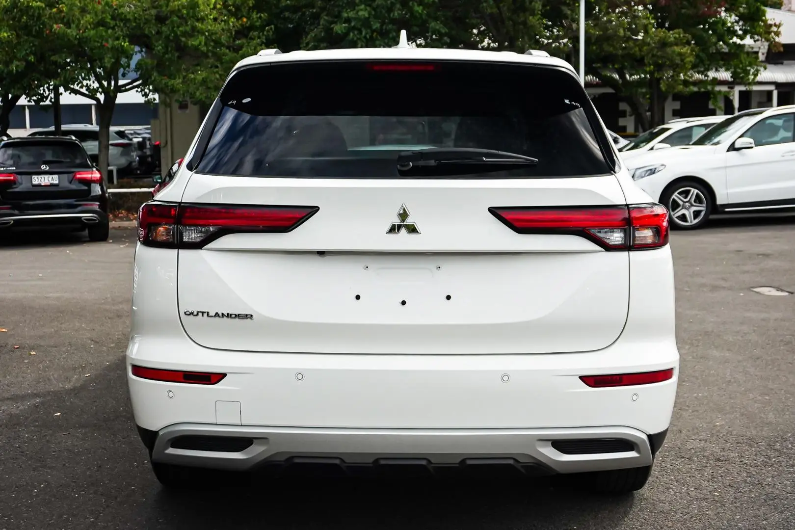 2024 Mitsubishi Outlander Gallery Image 6