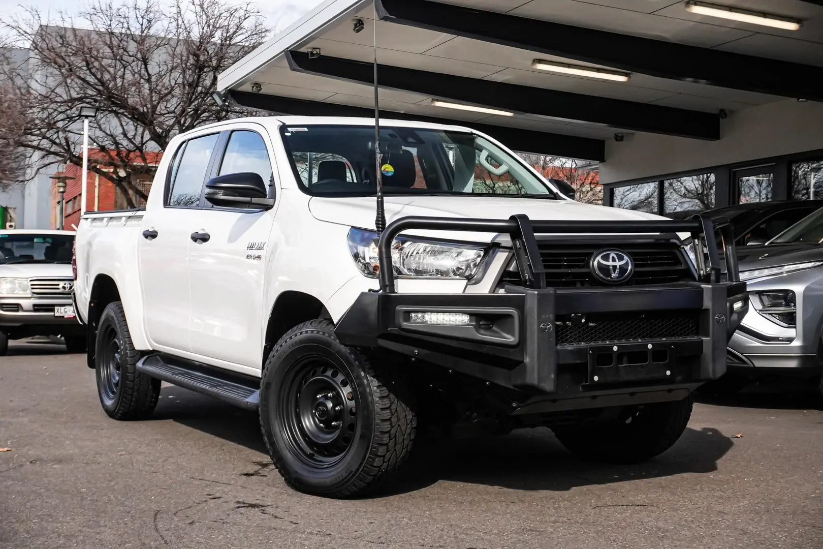 2021 Toyota Hilux Gallery Image 2