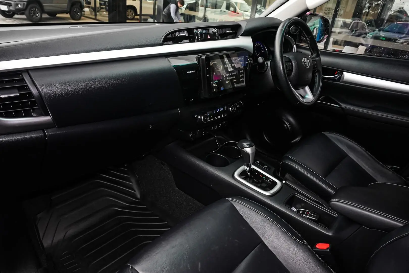 2018 Toyota Hilux Gallery Image 10