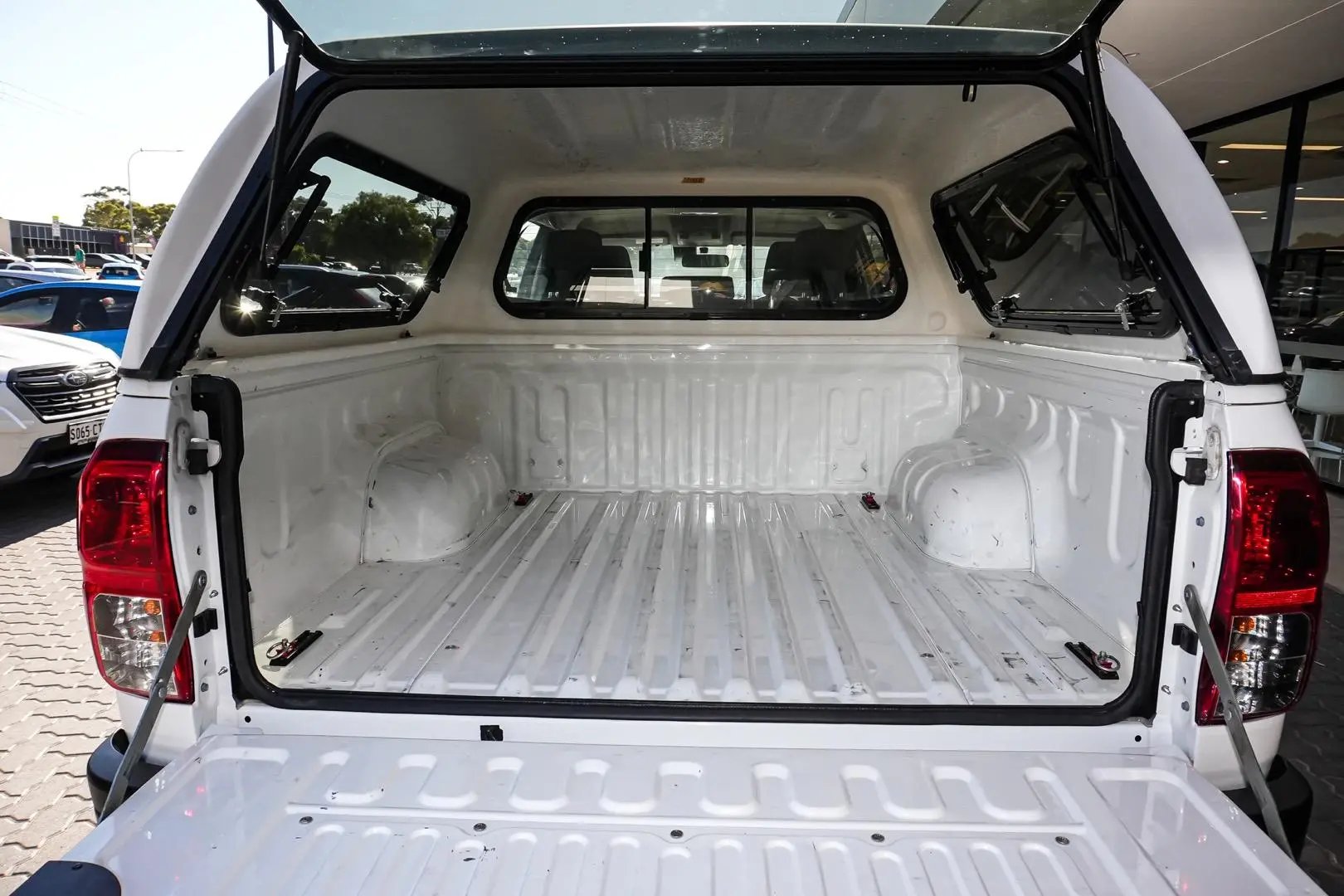 2019 Toyota Hilux Gallery Image 15