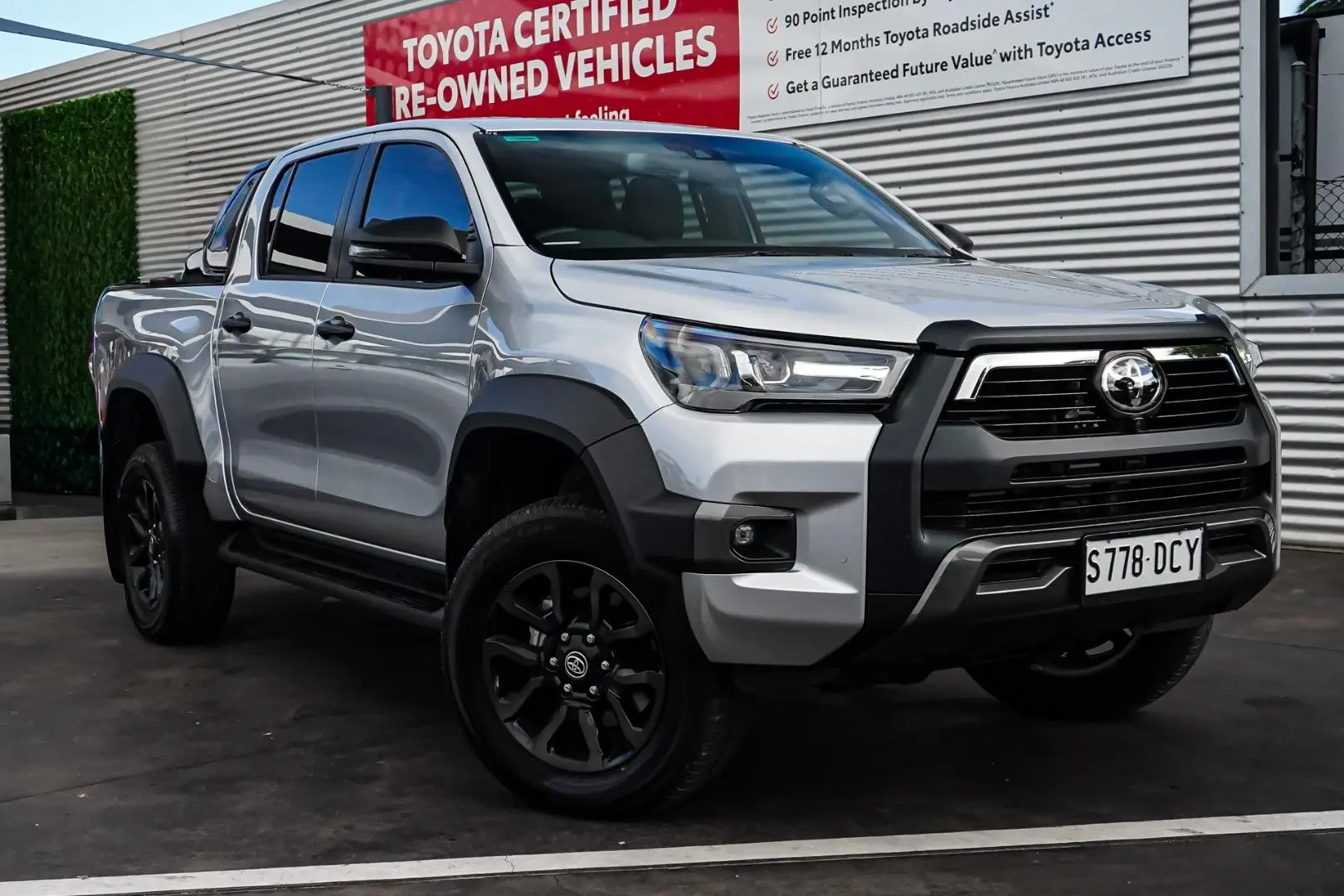 2024 Toyota Hilux Gallery Image 2