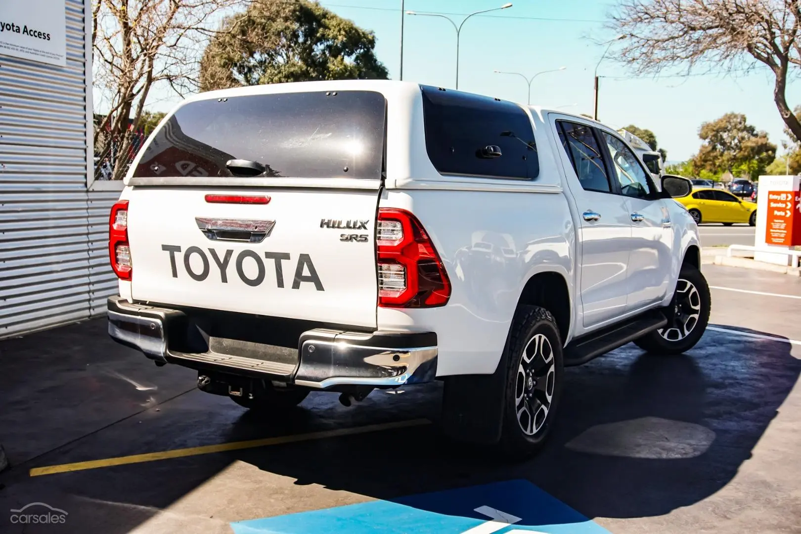 2020 Toyota Hilux Image 2