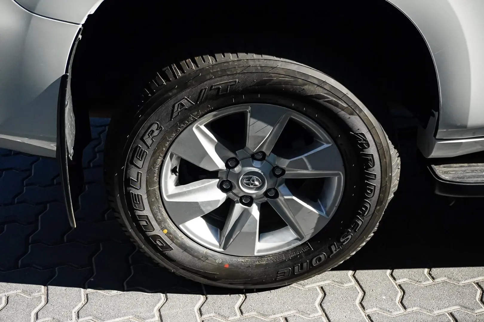 2022 Toyota Landcruiser Prado Gallery Image 17