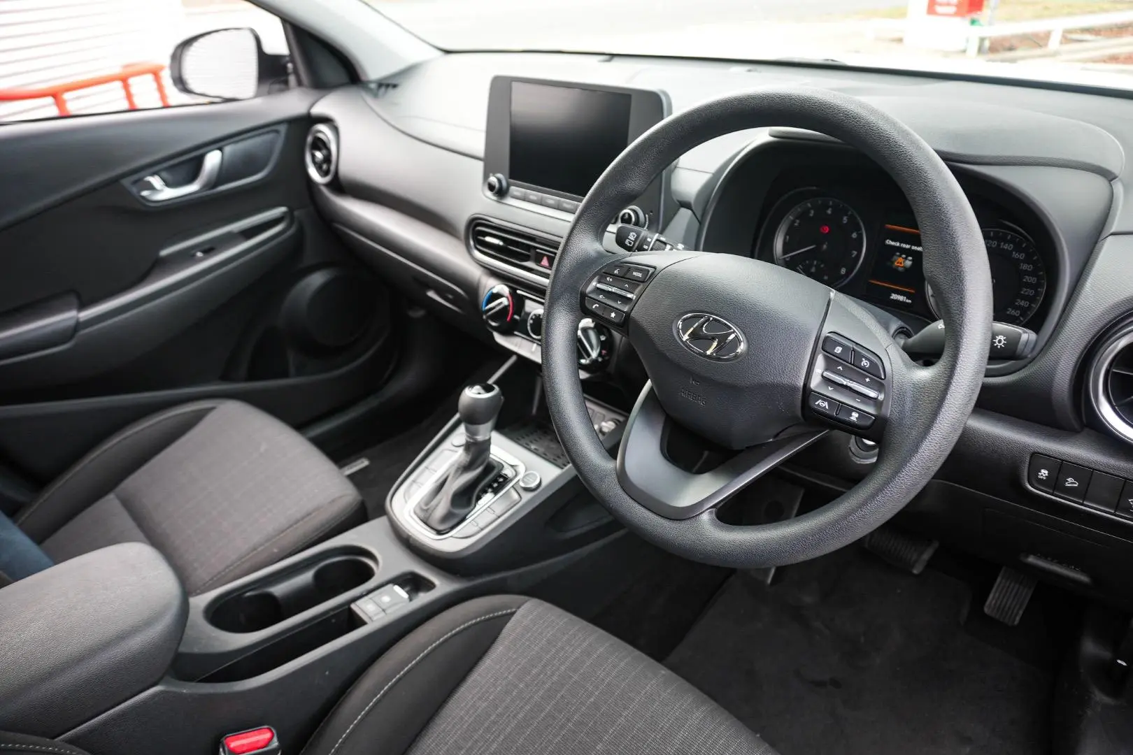 2023 Hyundai Kona Gallery Image 15