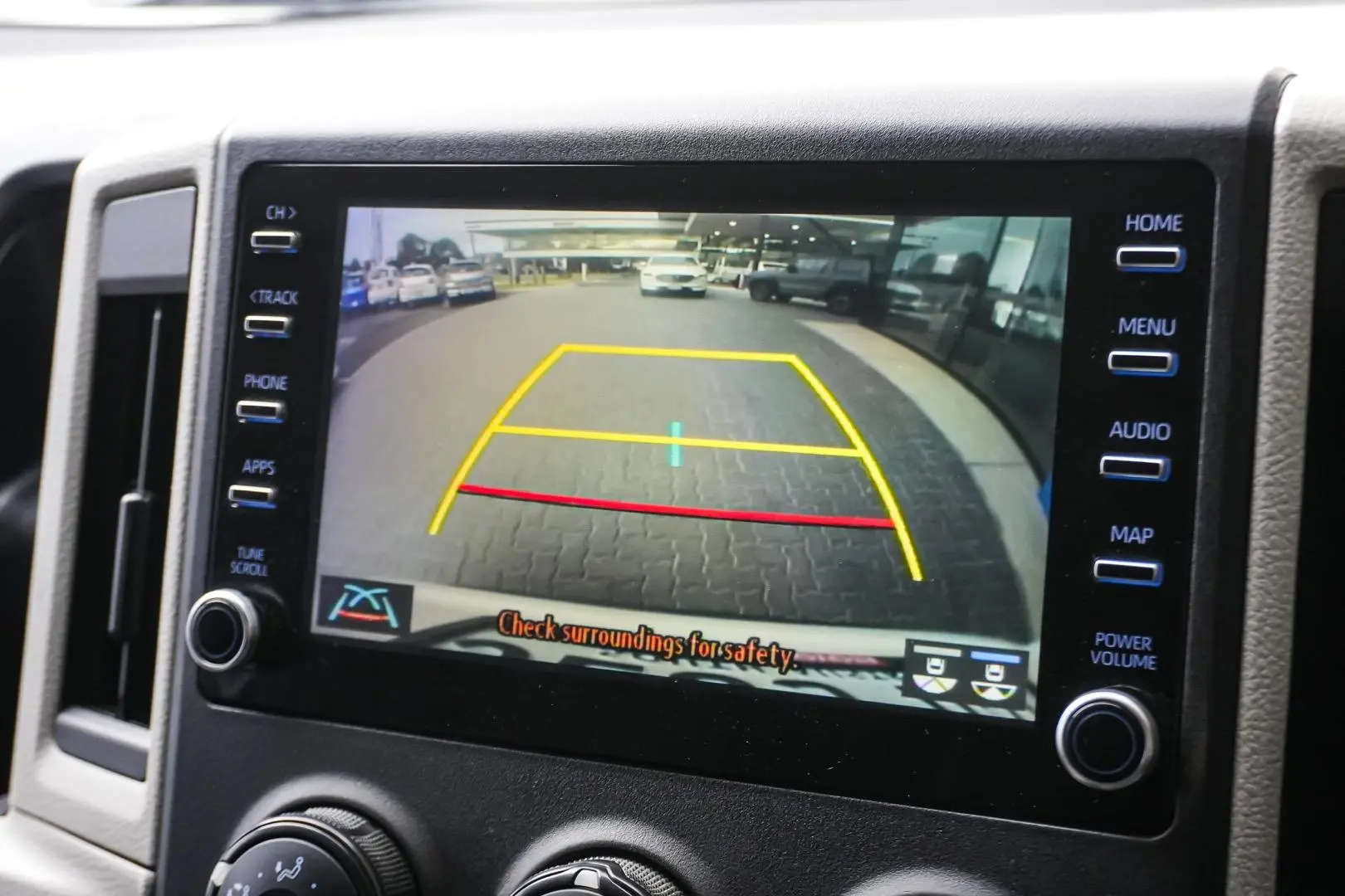 2020 Toyota Hiace Gallery Image 19