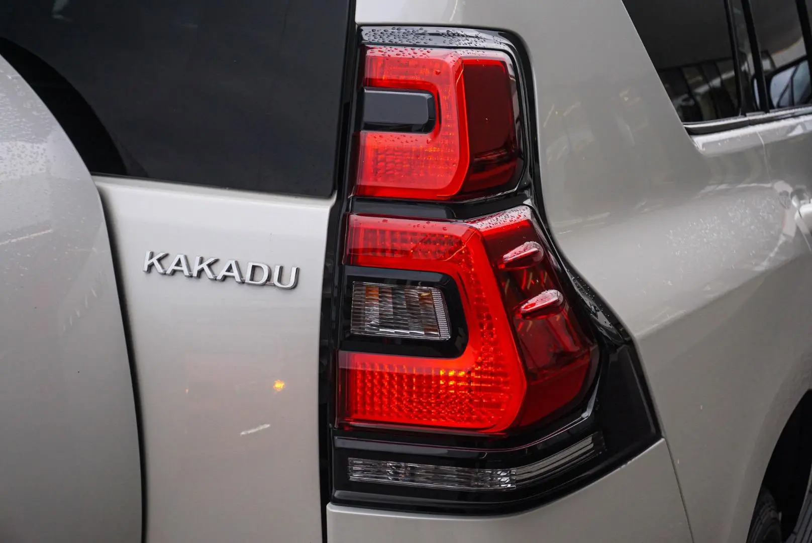 2021 Toyota Landcruiser Prado Gallery Image 14