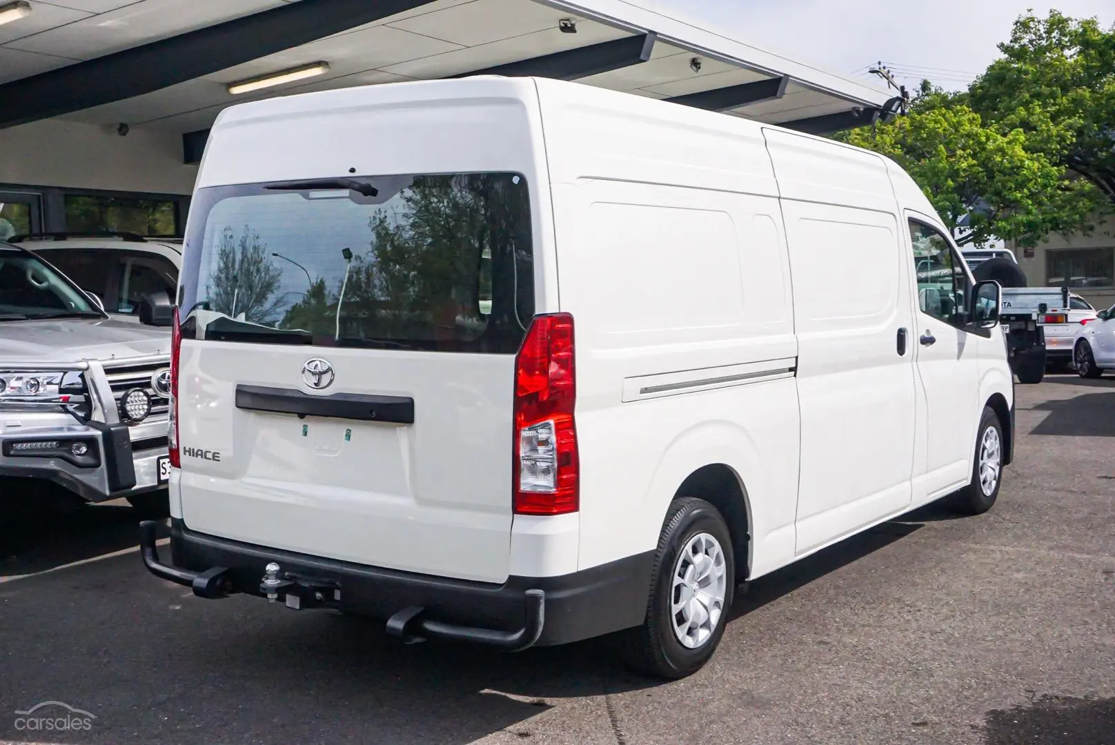 2021 Toyota Hiace Image 3