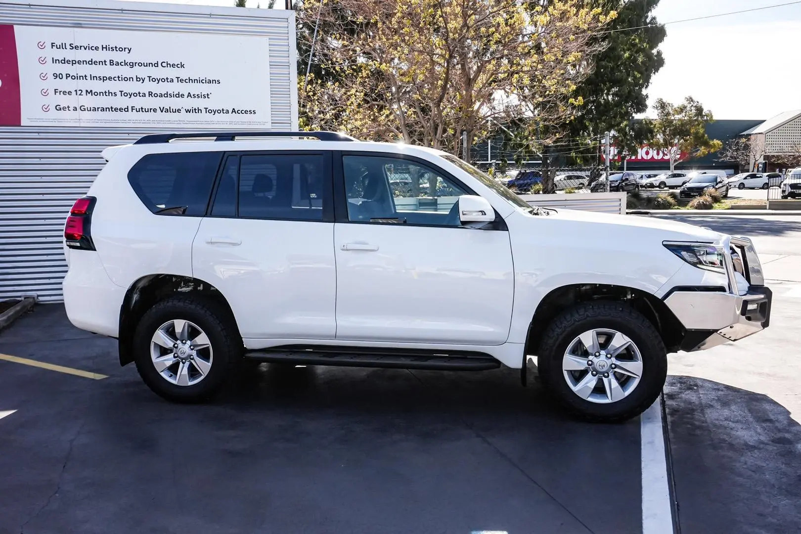 2018 Toyota Landcruiser Prado Gallery Image 4