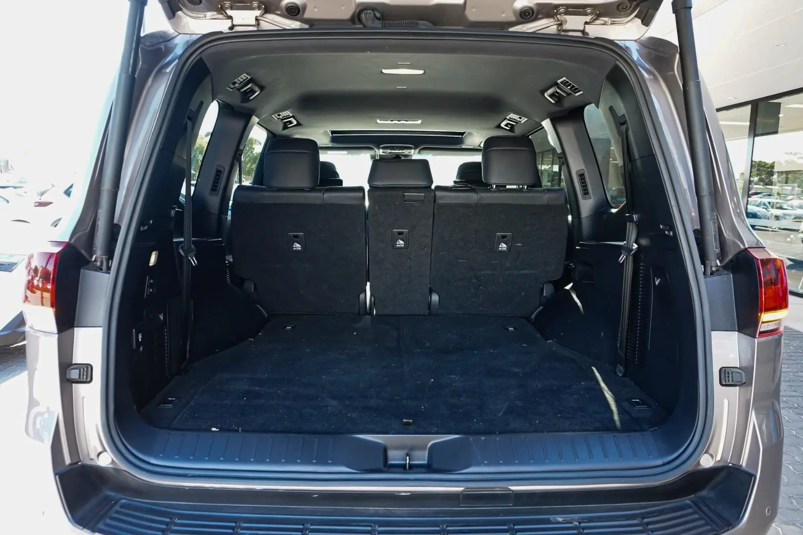 2022 Toyota Landcruiser Gallery Image 11