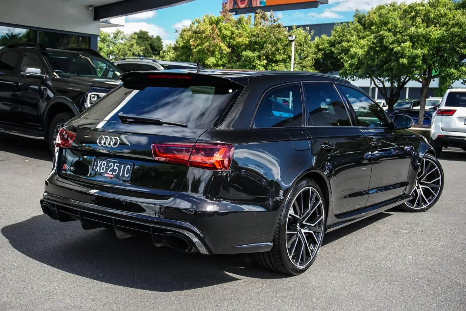 2016 Audi Rs6 Gallery Image 2