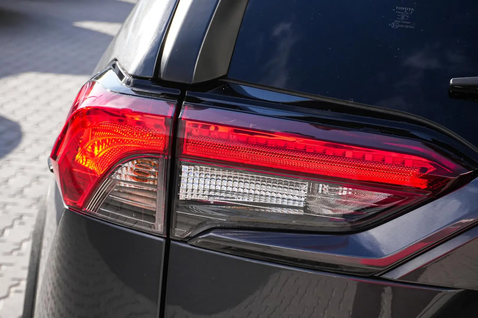 2022 Toyota RAV4 Gallery Image 8