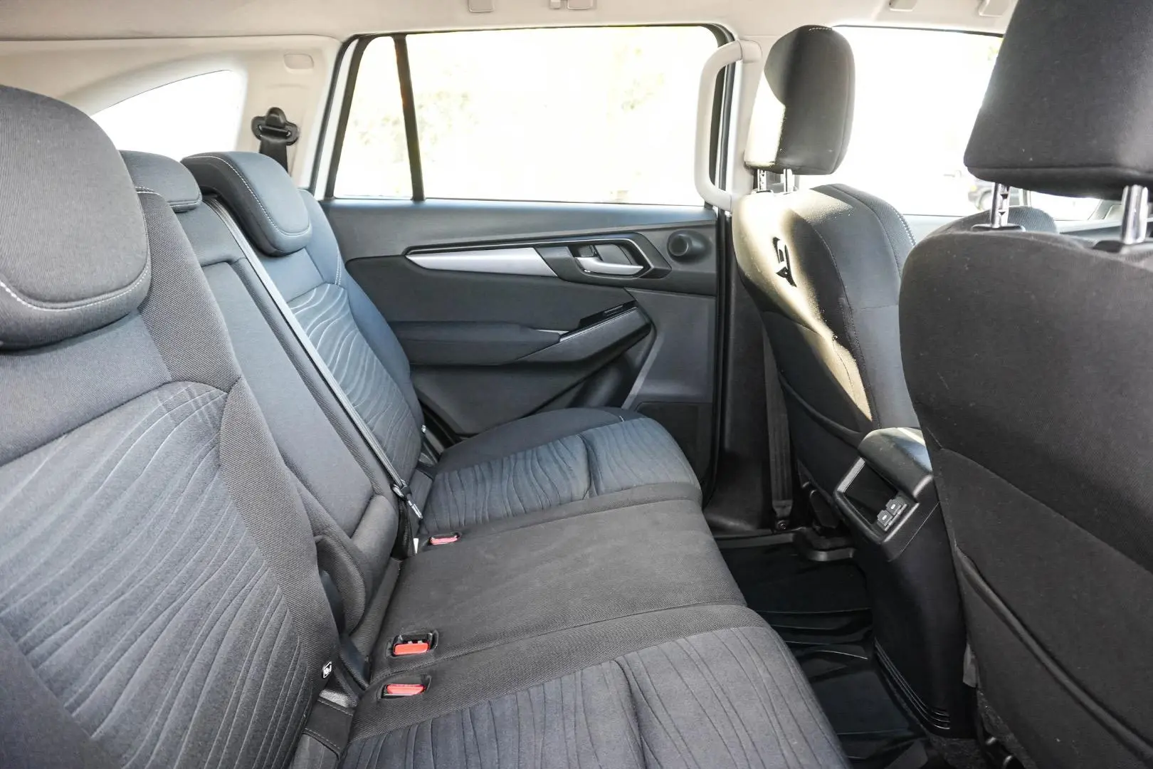 2023 Isuzu MU-X Gallery Image 9