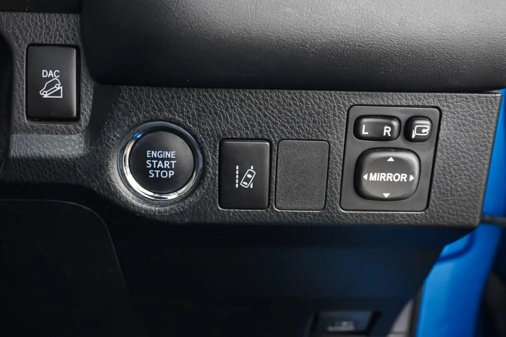 2016 Toyota RAV4 Gallery Image 25