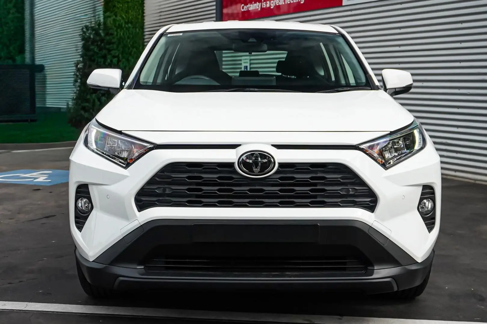 2019 Toyota RAV4 Gallery Image 5