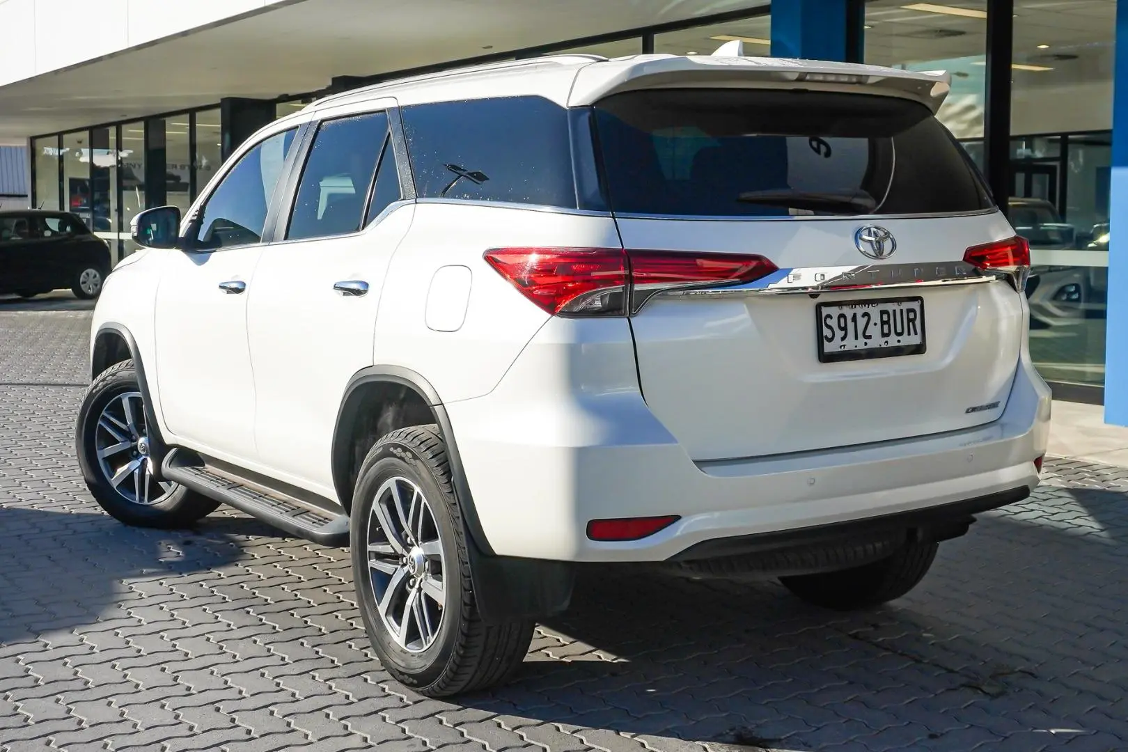 2017 Toyota Fortuner Gallery Image 3