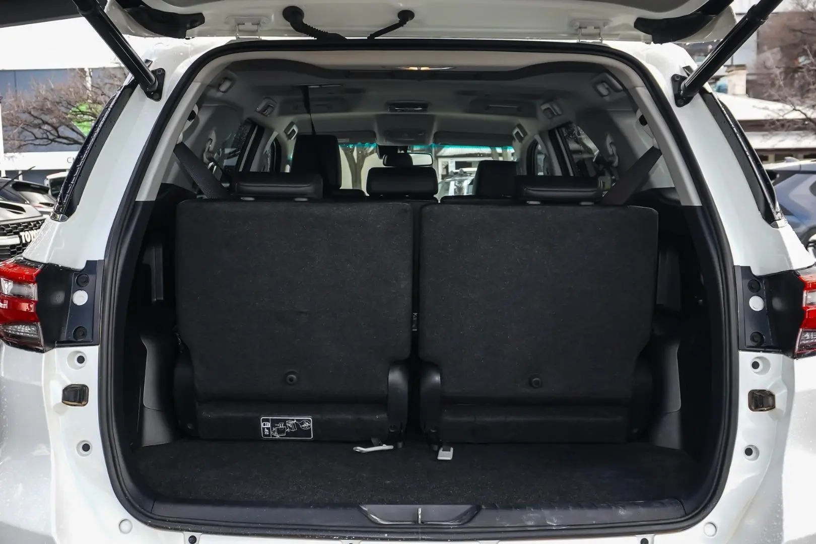 2022 Toyota Fortuner Gallery Image 9