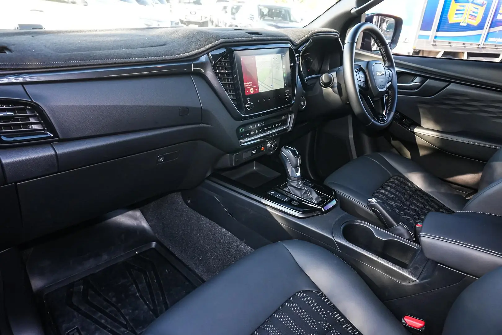 2025 Isuzu D-MAX Gallery Image 10