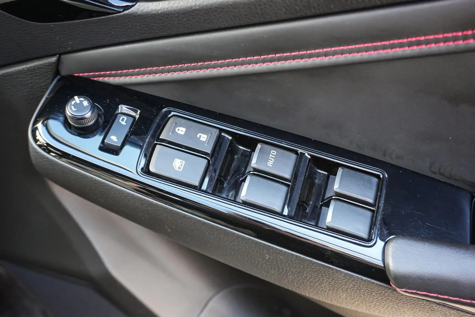 2021 Isuzu D-MAX Gallery Image 18