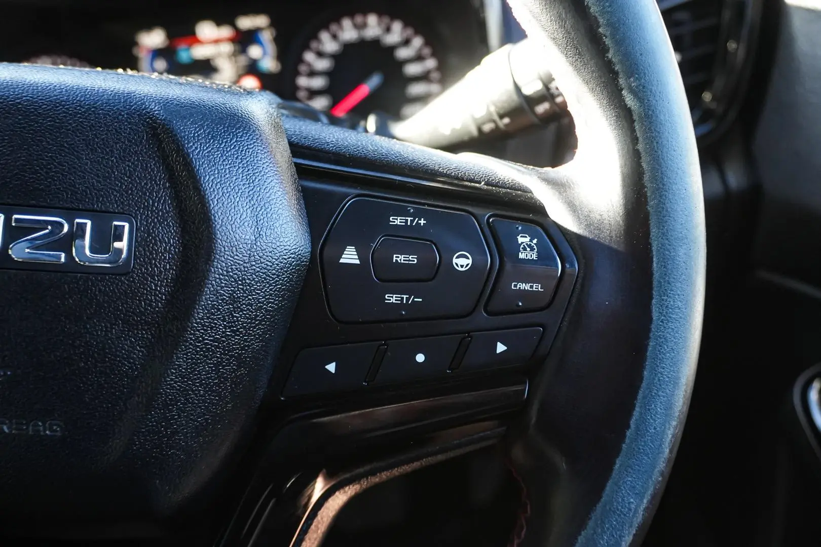 2022 Isuzu D-MAX Gallery Image 19