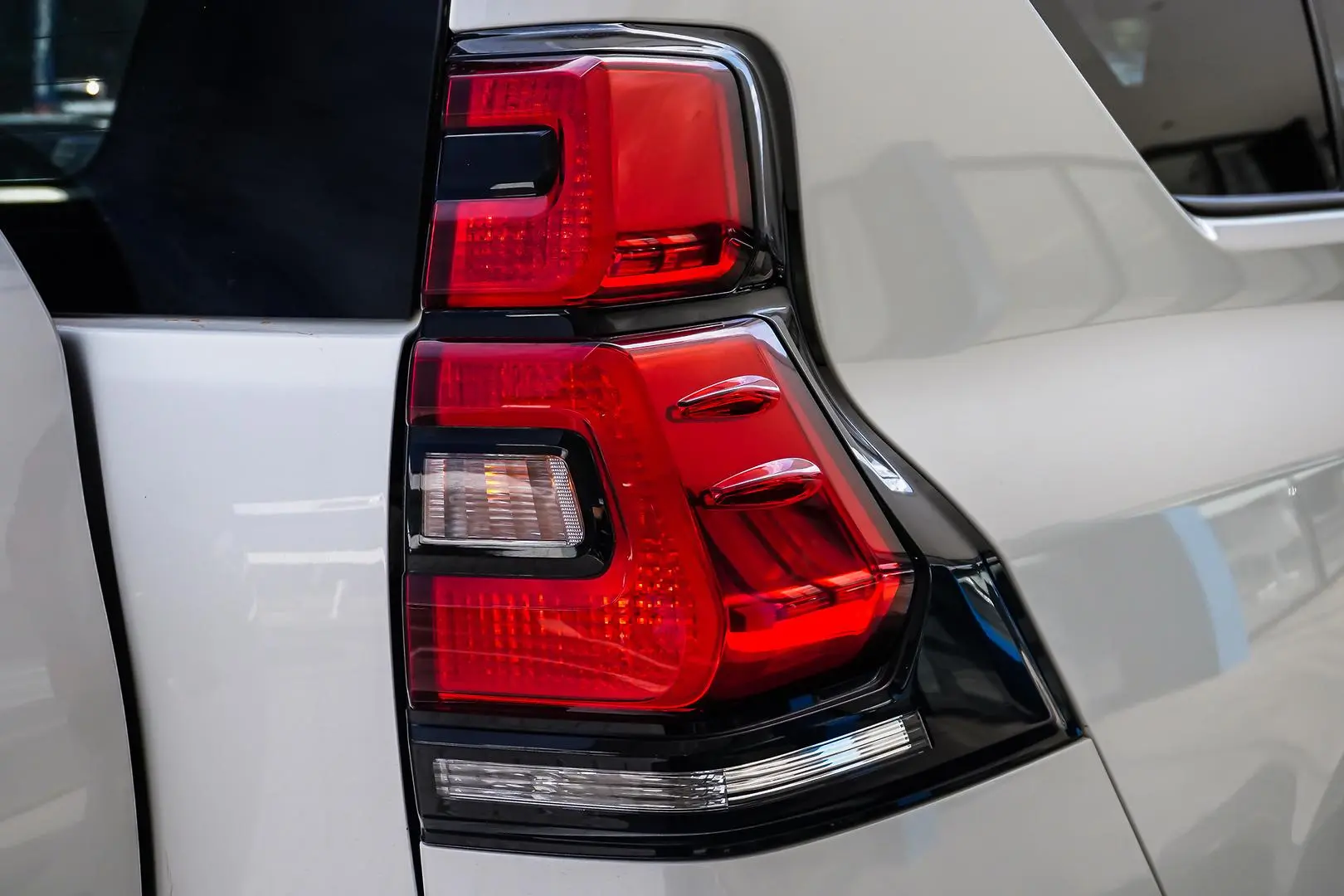2020 Toyota Landcruiser Prado Gallery Image 14