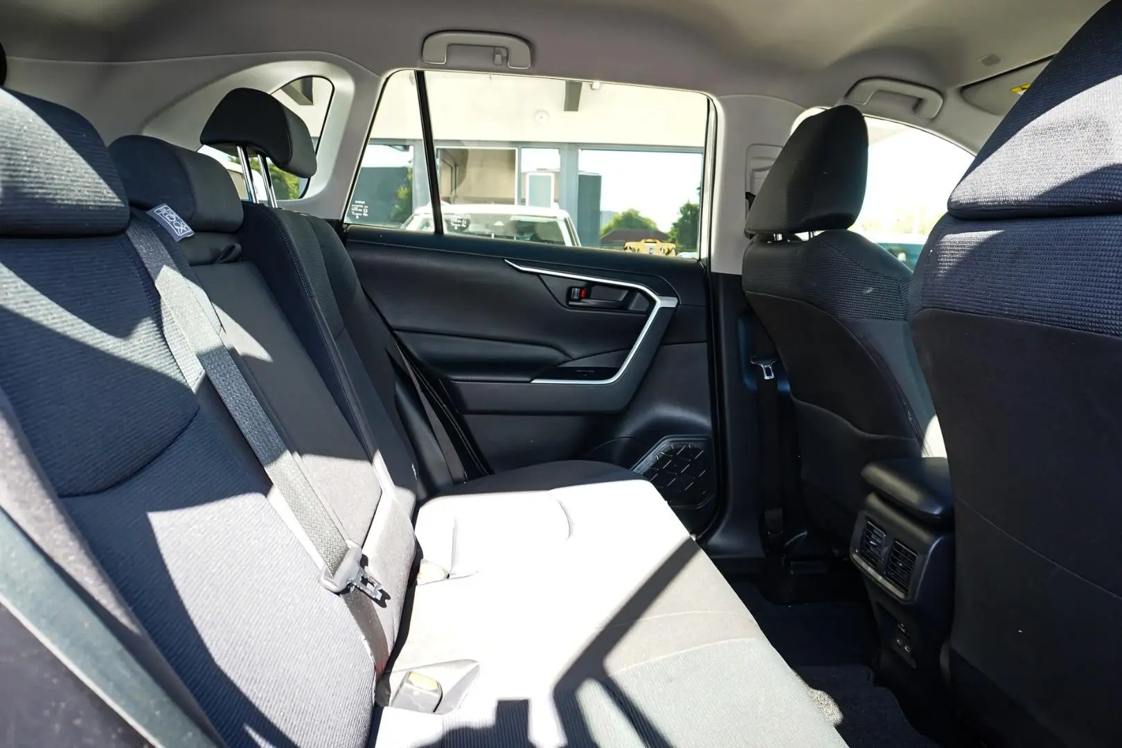 2023 Toyota RAV4 Gallery Image 8