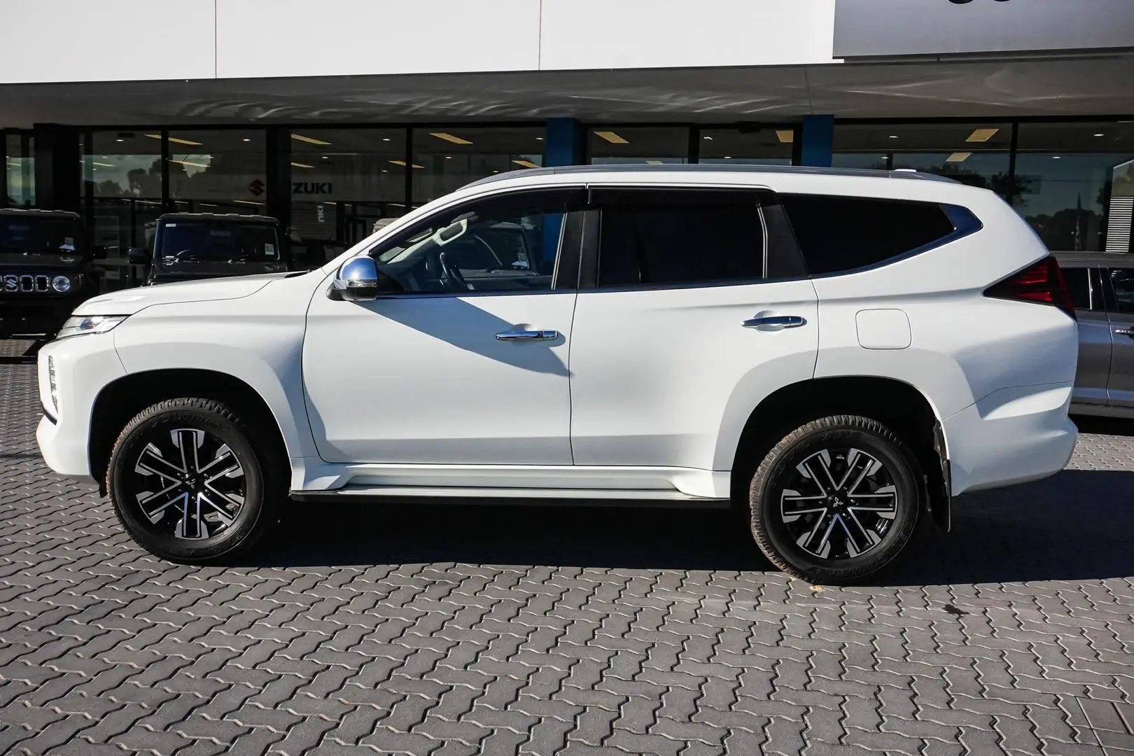 2020 Mitsubishi Pajero Sport Gallery Image 4