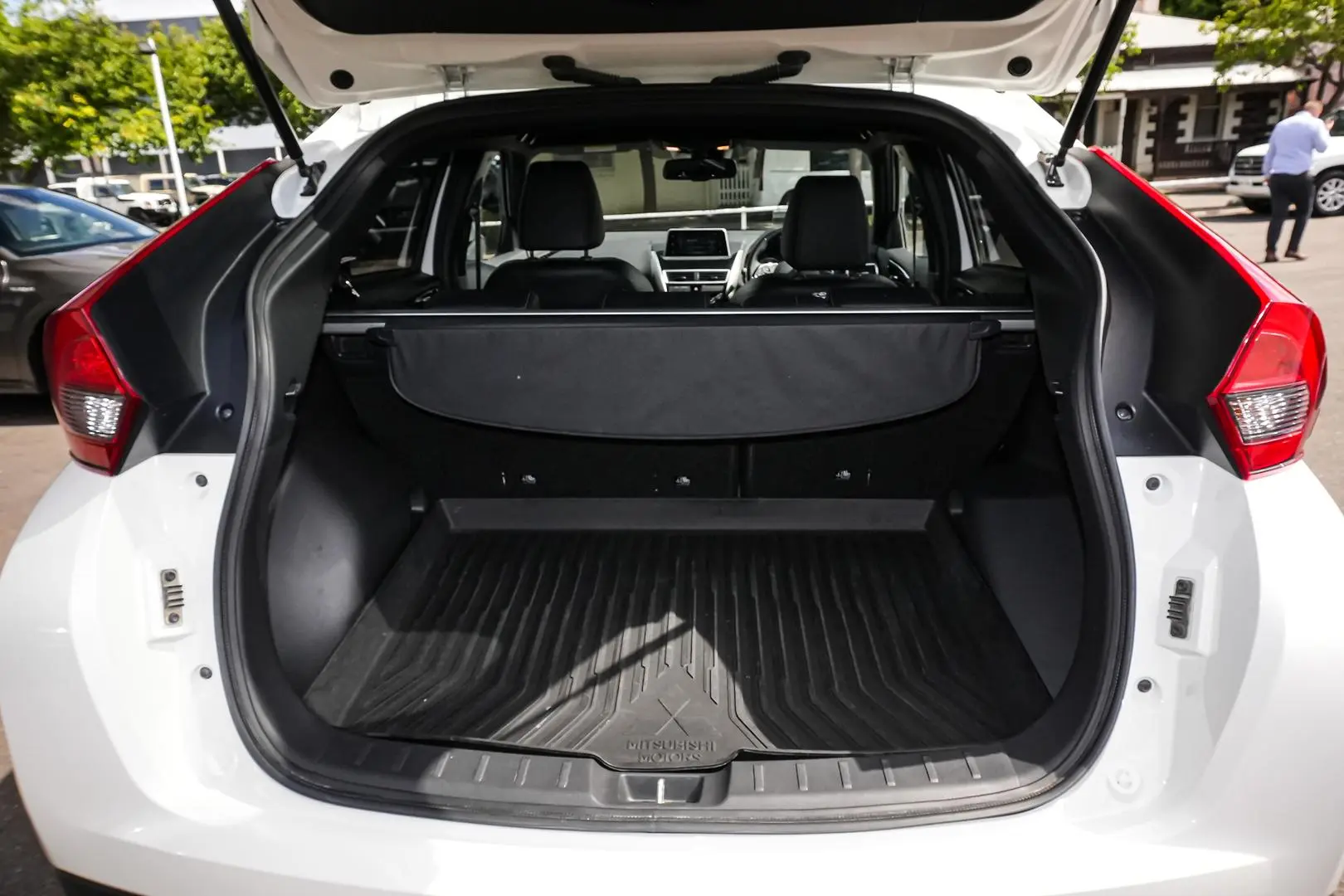 2019 Mitsubishi Eclipse Cross Gallery Image 11