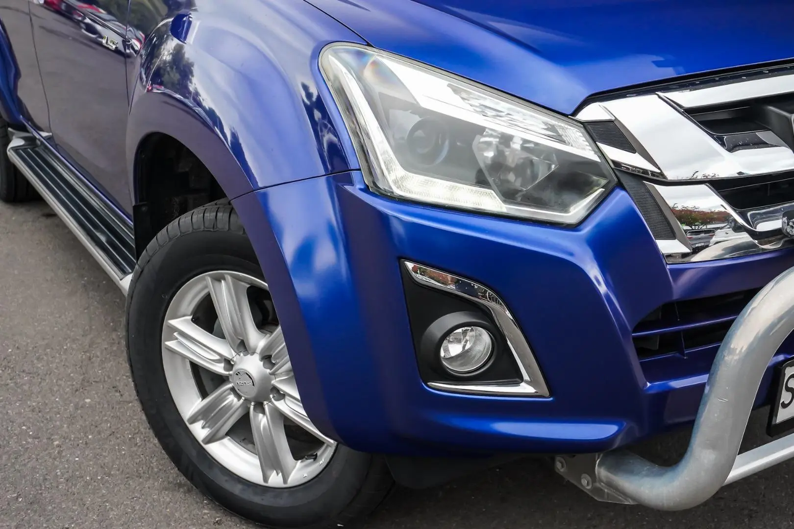 2018 Isuzu D-MAX Gallery Image 11