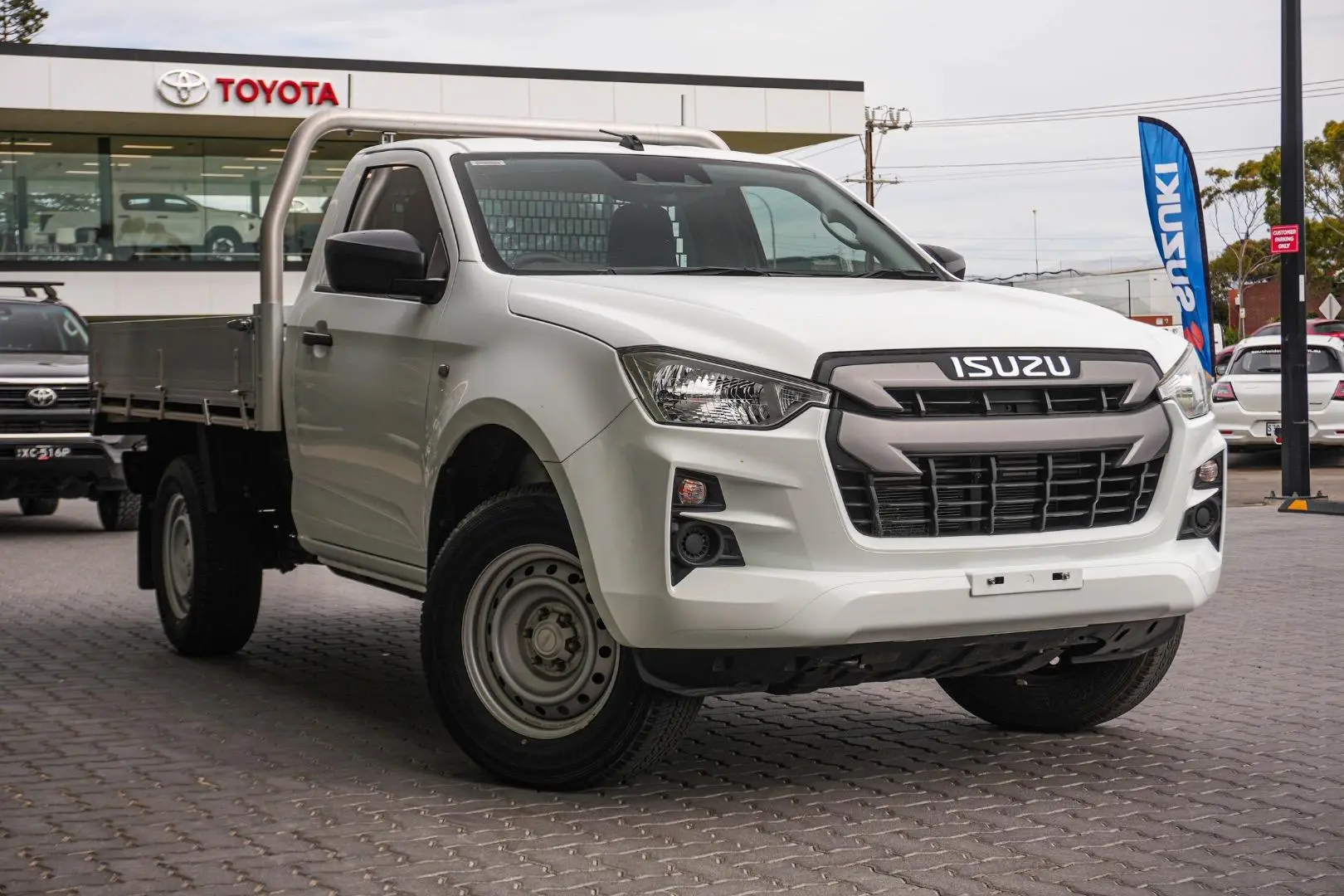 2021 Isuzu D-MAX Gallery Image 2