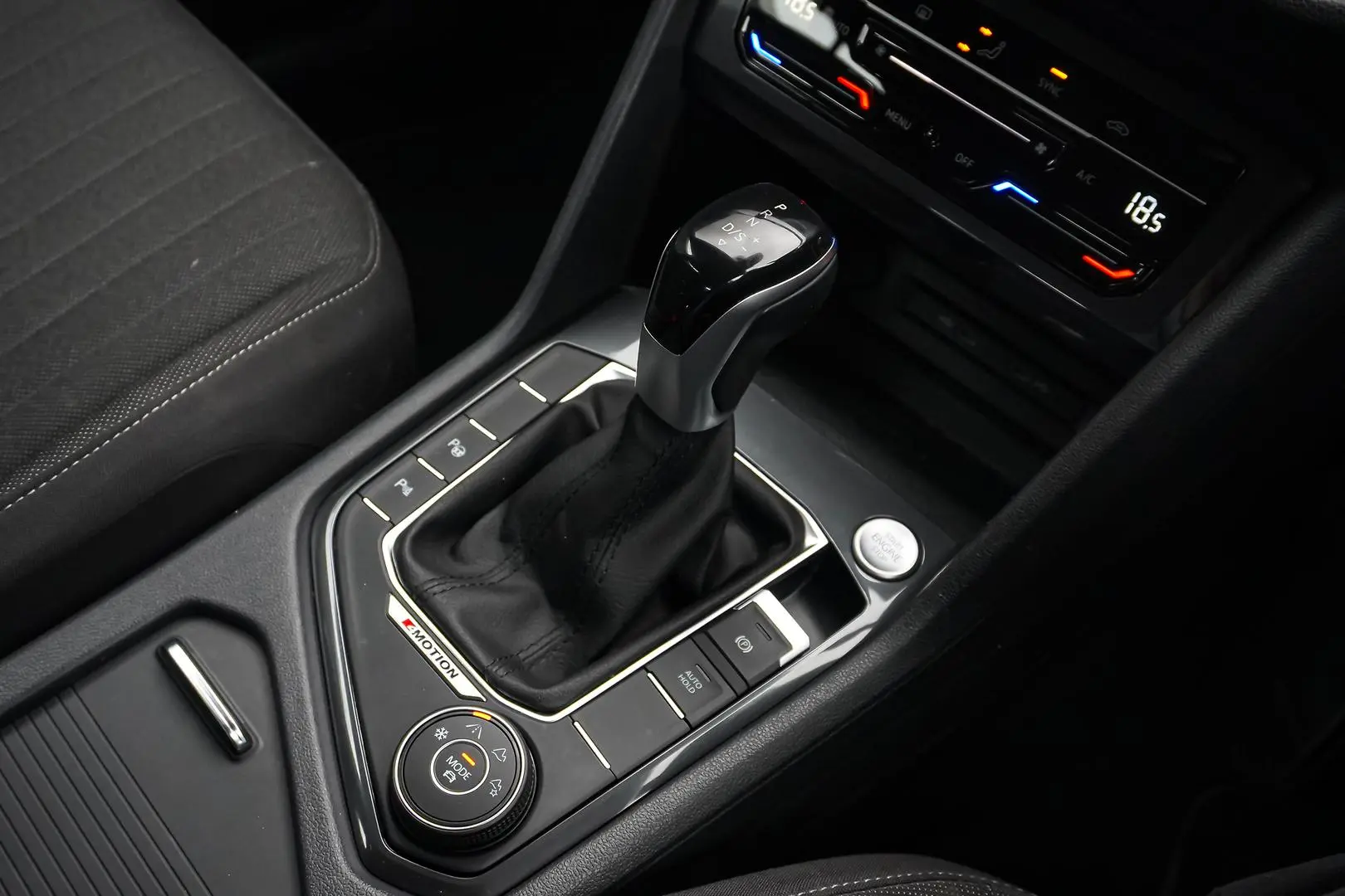 2022 Volkswagen Tiguan Gallery Image 20