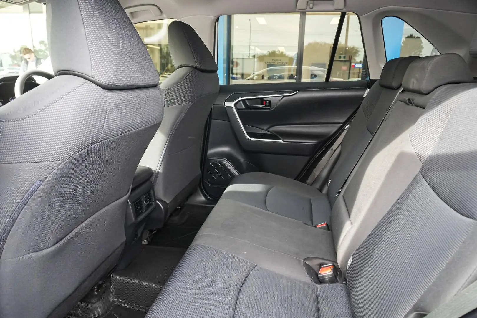 2019 Toyota RAV4 Gallery Image 8