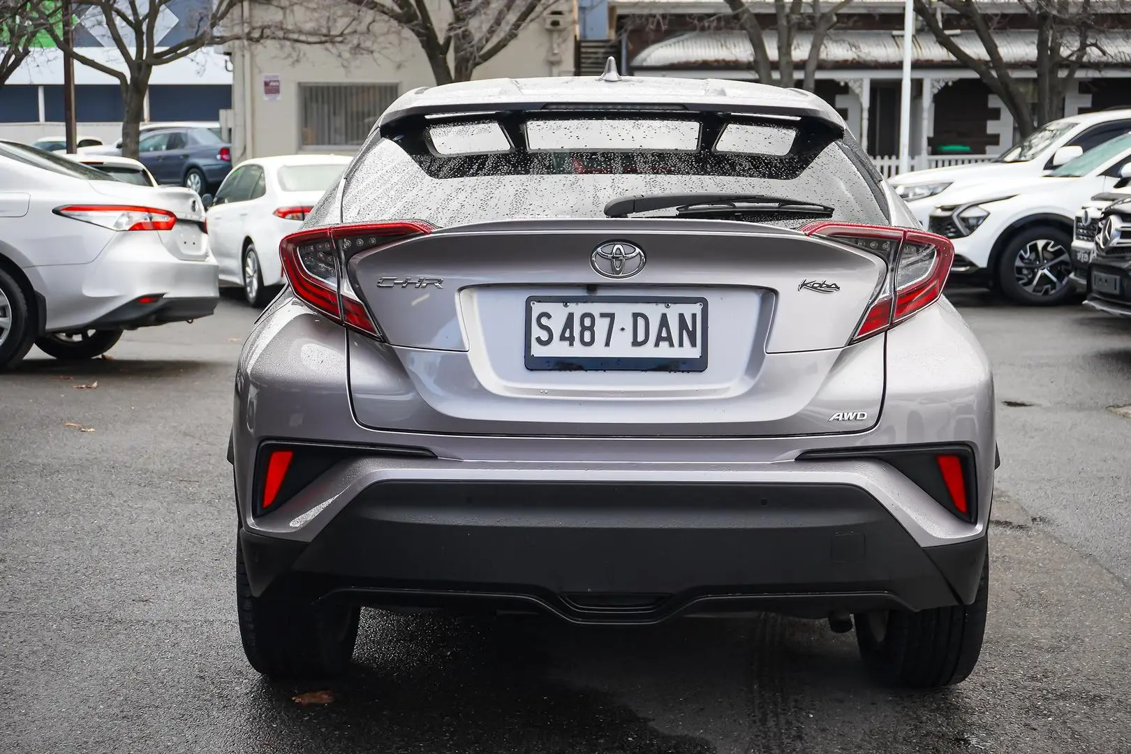 2018 Toyota C-HR Gallery Image 5