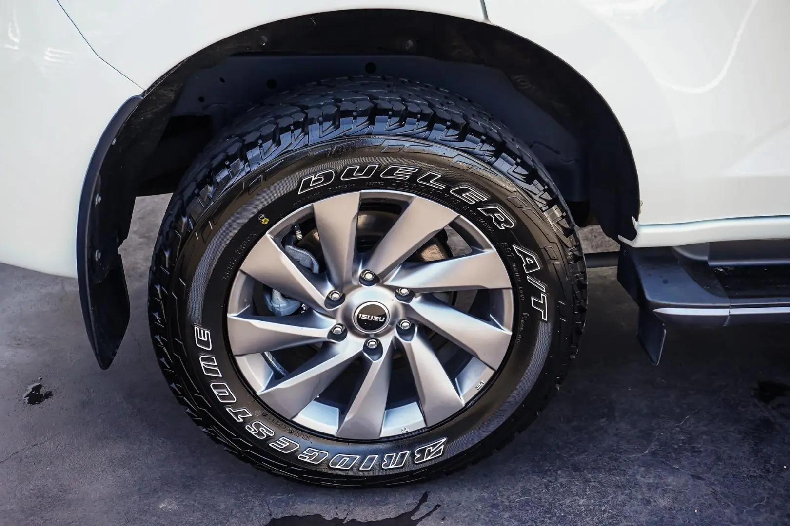 2023 Isuzu MU-X Gallery Image 20