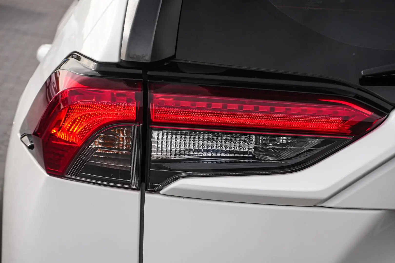 2019 Toyota RAV4 Gallery Image 14