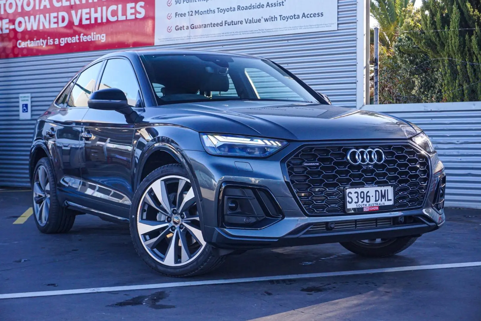 2022 Audi Q5 Gallery Image 2