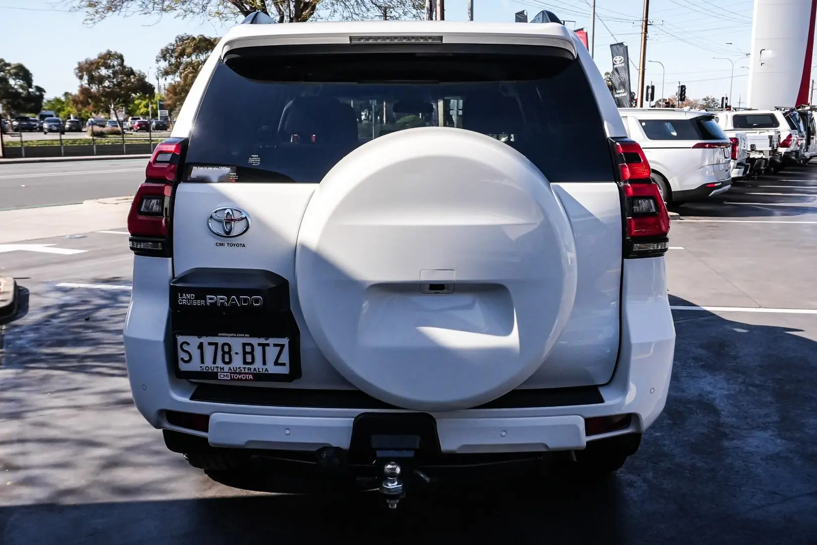 2018 Toyota Landcruiser Prado Gallery Image 6